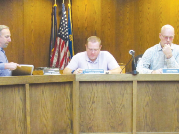 Council Passes Resolution on Federal Immigration, Deportation Policy